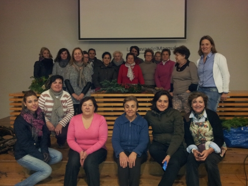 Taller de Arreglos Navideños con Piñas