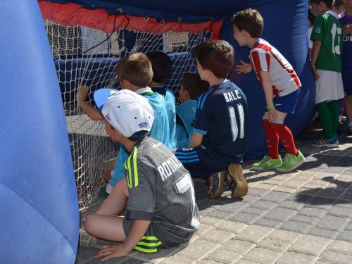 Torneo de fútbol cerrado 3x3. Futwall