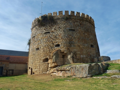 Instalaciones de tipo cultural y deportivo del Castillo-Palacio de Magalia